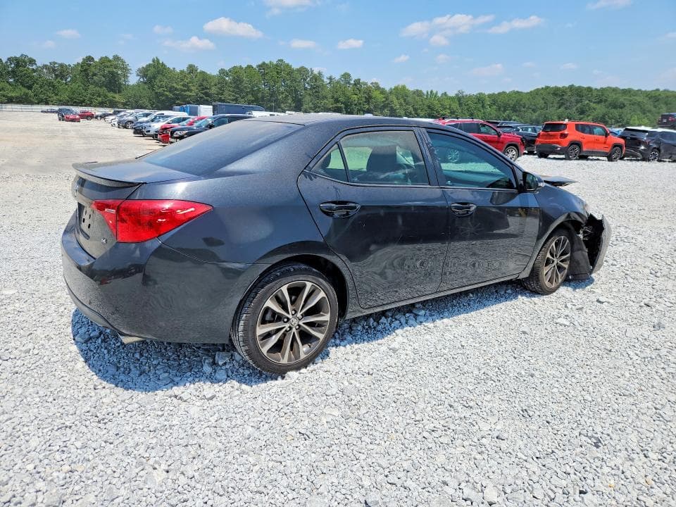 2017 TOYOTA COROLLA SE 3