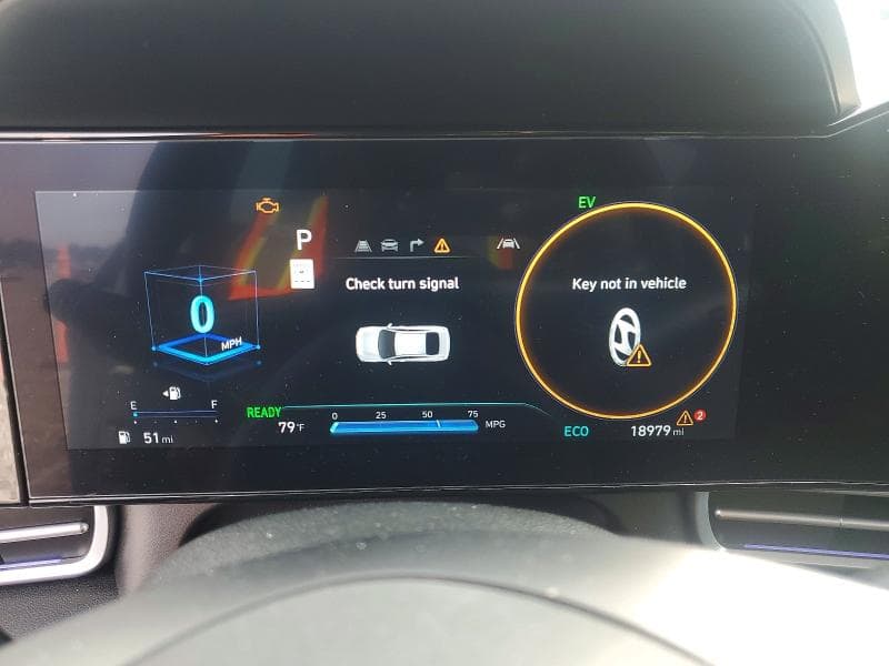 2024 HYUNDAI ELANTRA BLUE 9