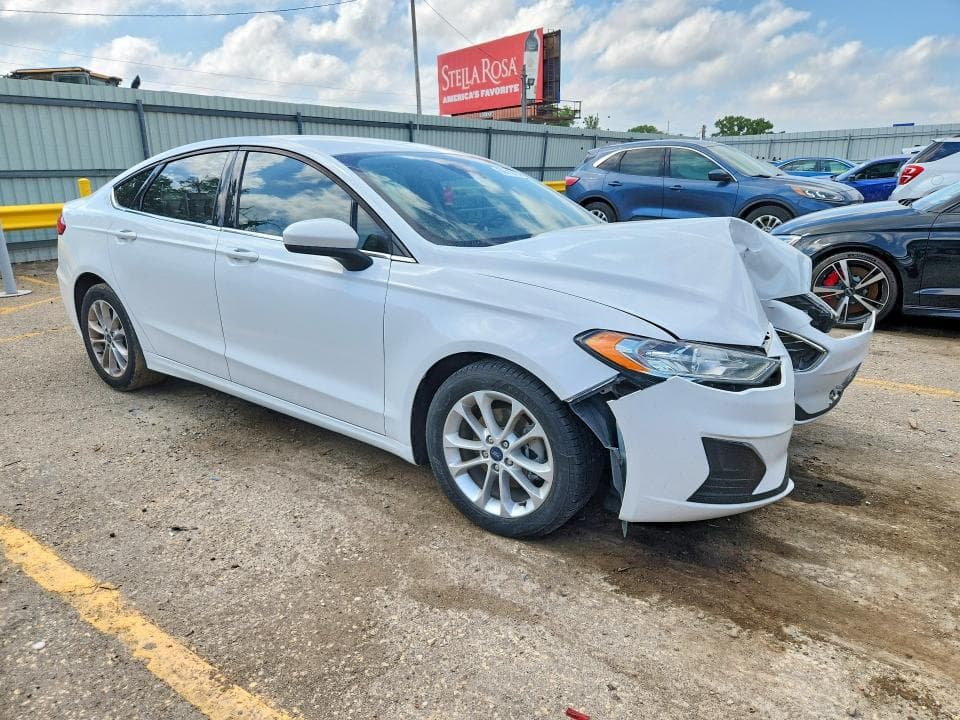 2019 FORD FUSION SE 4