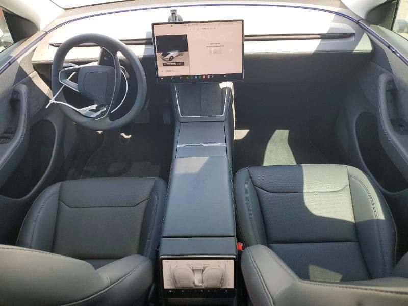 2026 TESLA MODEL Y 8