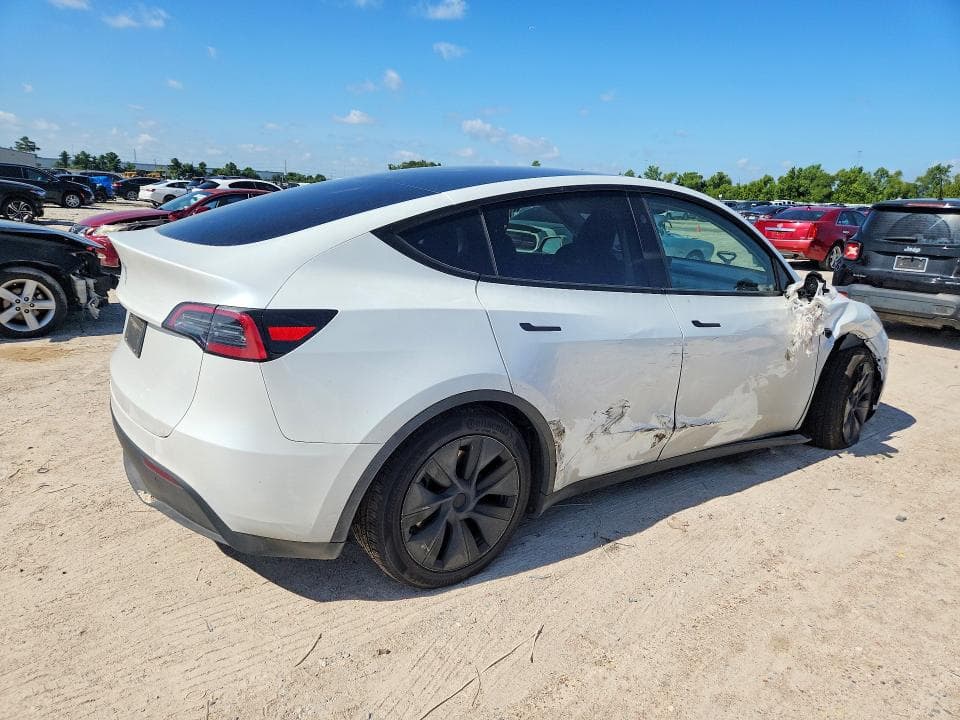 2025 TESLA MODEL Y 3
