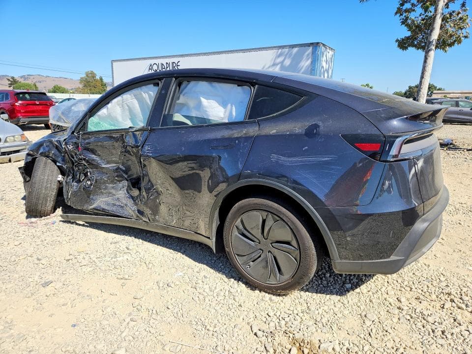 2026 TESLA MODEL Y 2