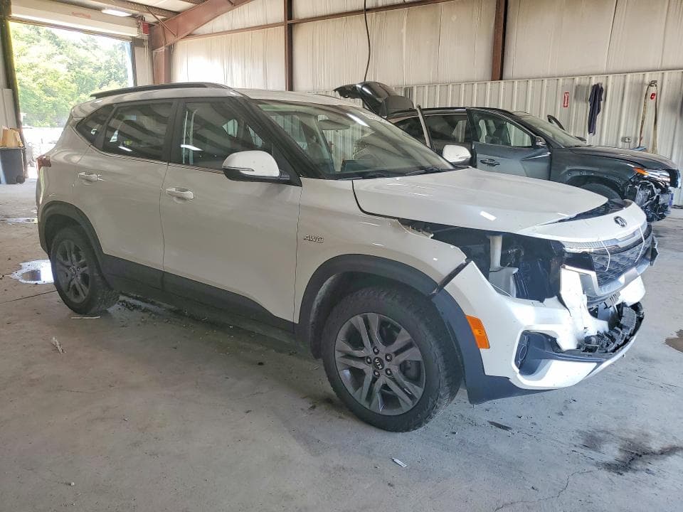2021 KIA SELTOS S 4