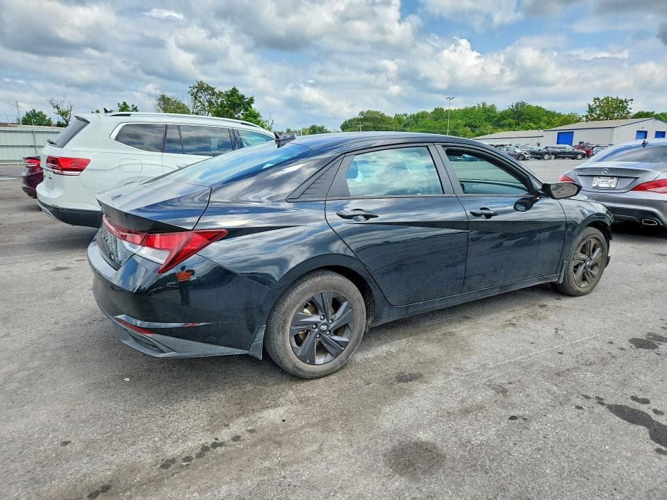 2023 HYUNDAI ELANTRA SEL 3