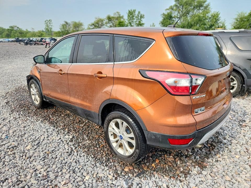 2017 FORD ESCAPE SE 2
