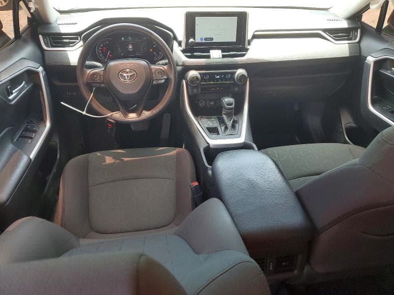 2023 TOYOTA RAV4 XLE 8