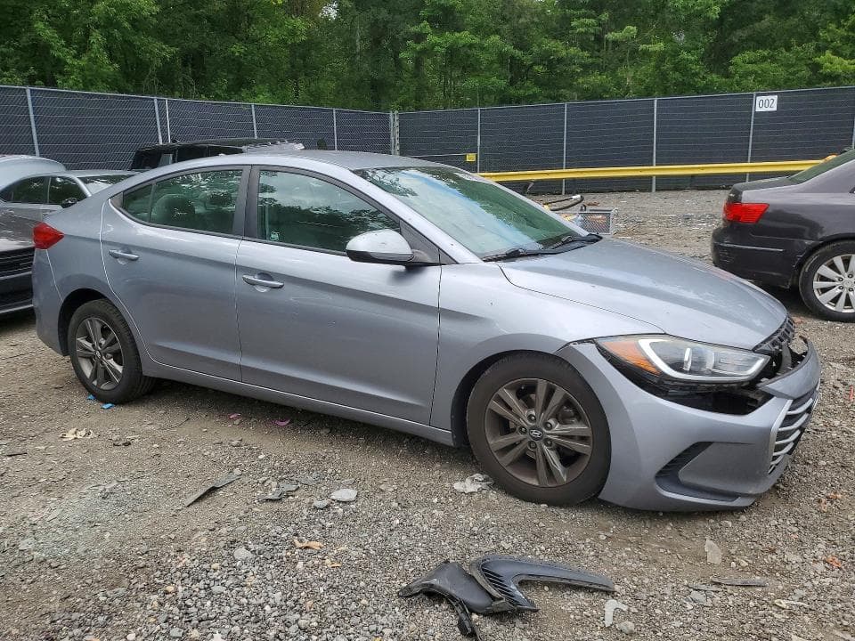 2017 HYUNDAI ELANTRA SE 4