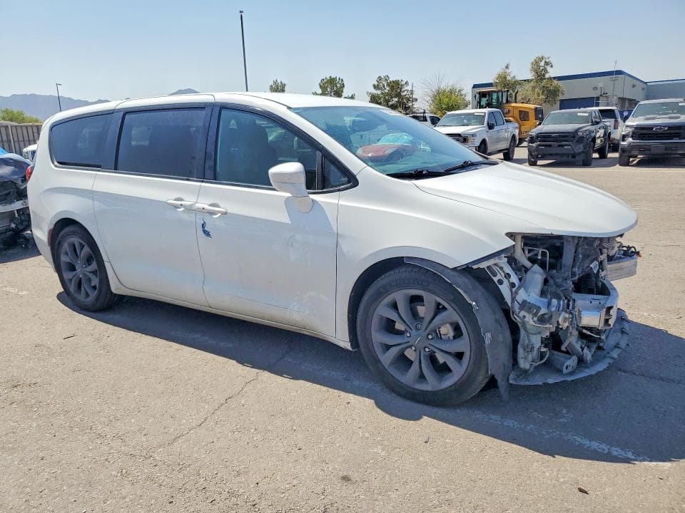 2020 CHRYSLER PACIFICA TOURING 4