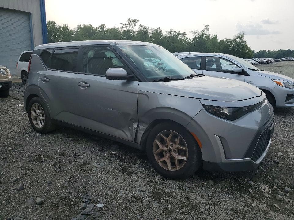 2023 KIA SOUL LX 4