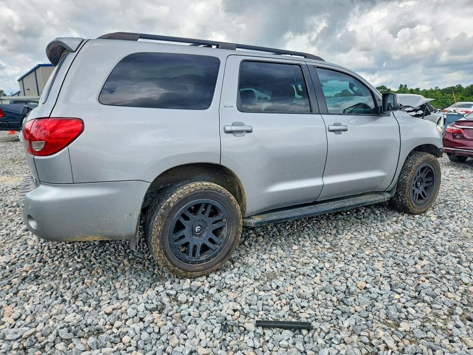 2017 TOYOTA SEQUOIA SR5 3