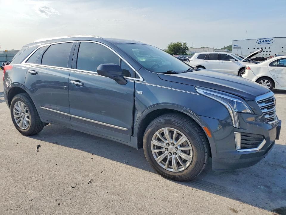 2019 CADILLAC XT5 4