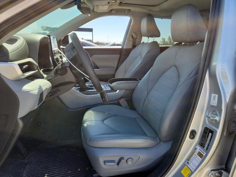 2021 TOYOTA HIGHLANDER XLE 7