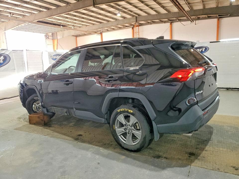 2025 TOYOTA RAV4 XLE 2