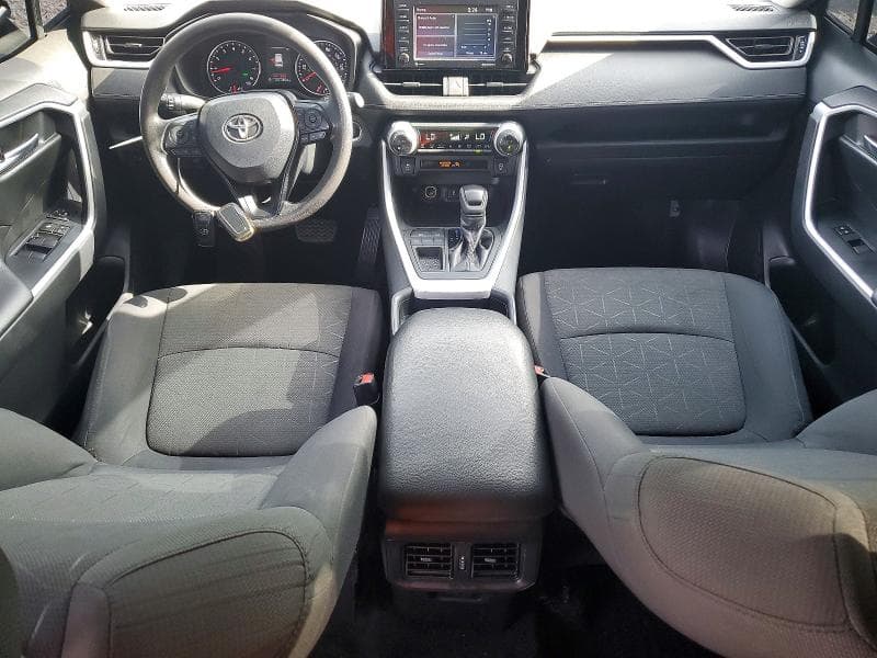 2021 TOYOTA RAV4 XLE 8