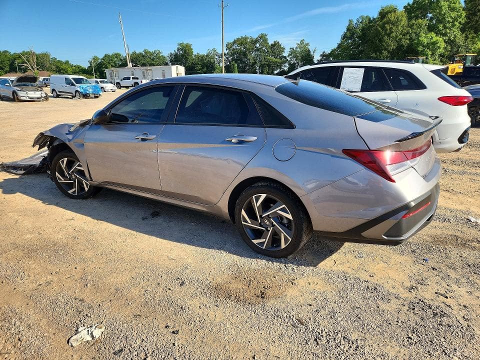 2025 HYUNDAI ELANTRA SEL SPORT 2