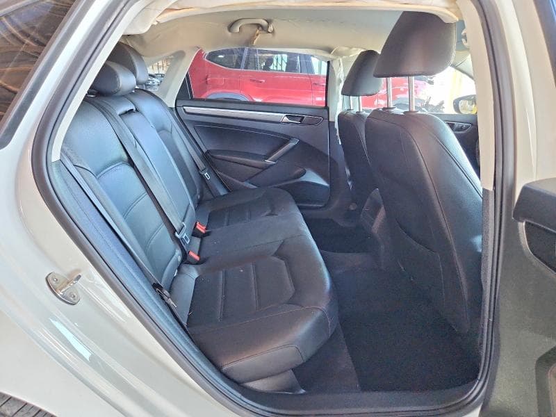 2018 VOLKSWAGEN PASSAT S 10