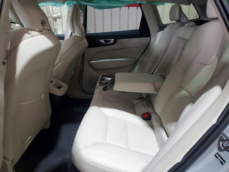 2025 VOLVO XC60 PLUS 11