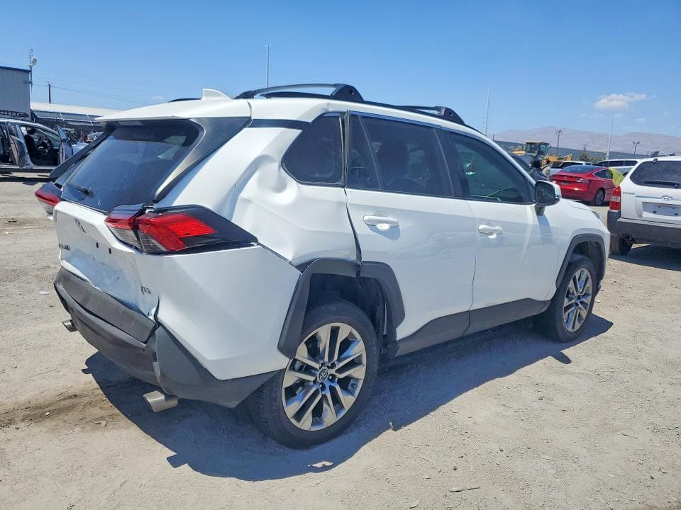 2019 TOYOTA RAV4 XLE PREMIUM 3