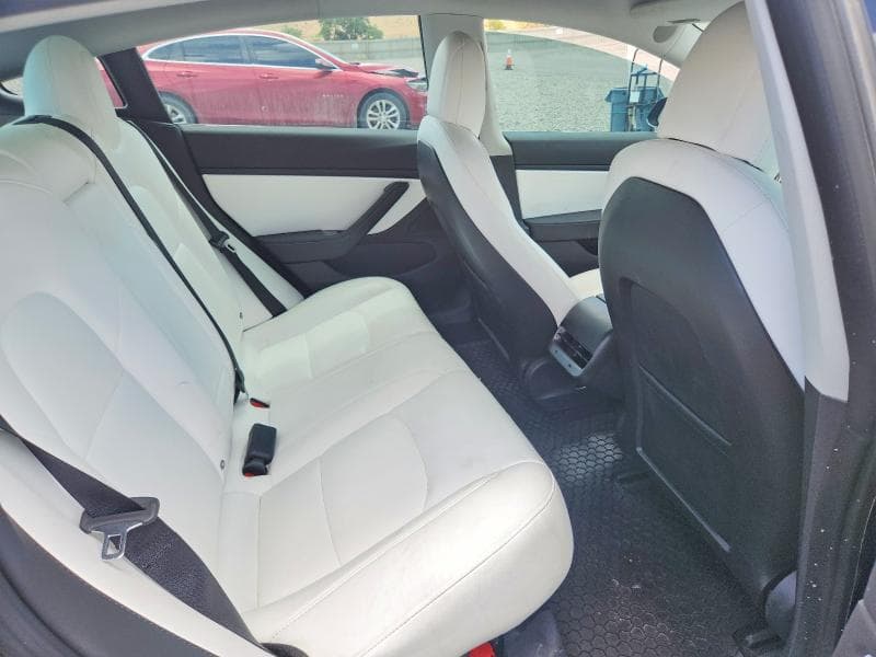 2018 TESLA MODEL 3 10