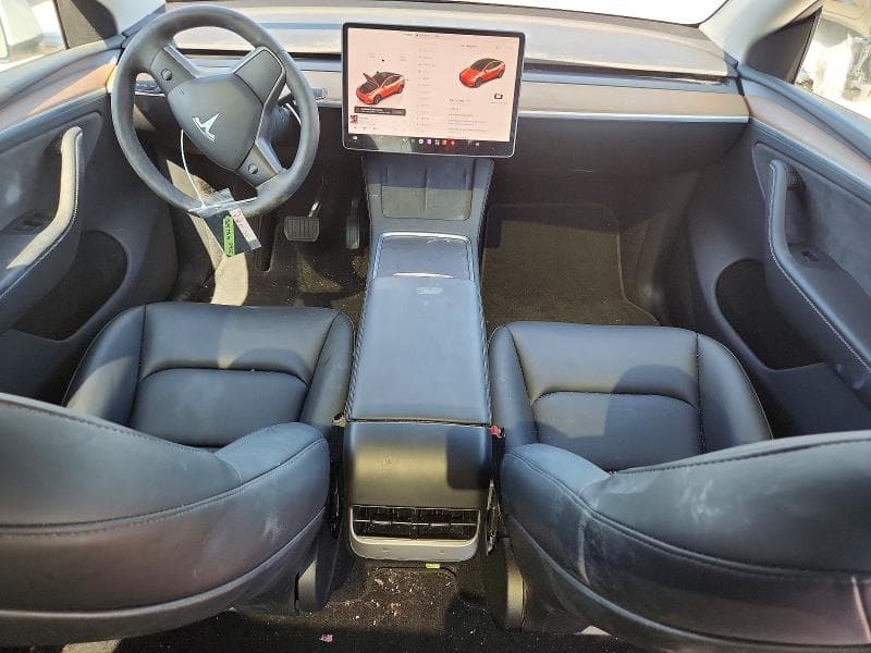 2025 TESLA MODEL Y 8