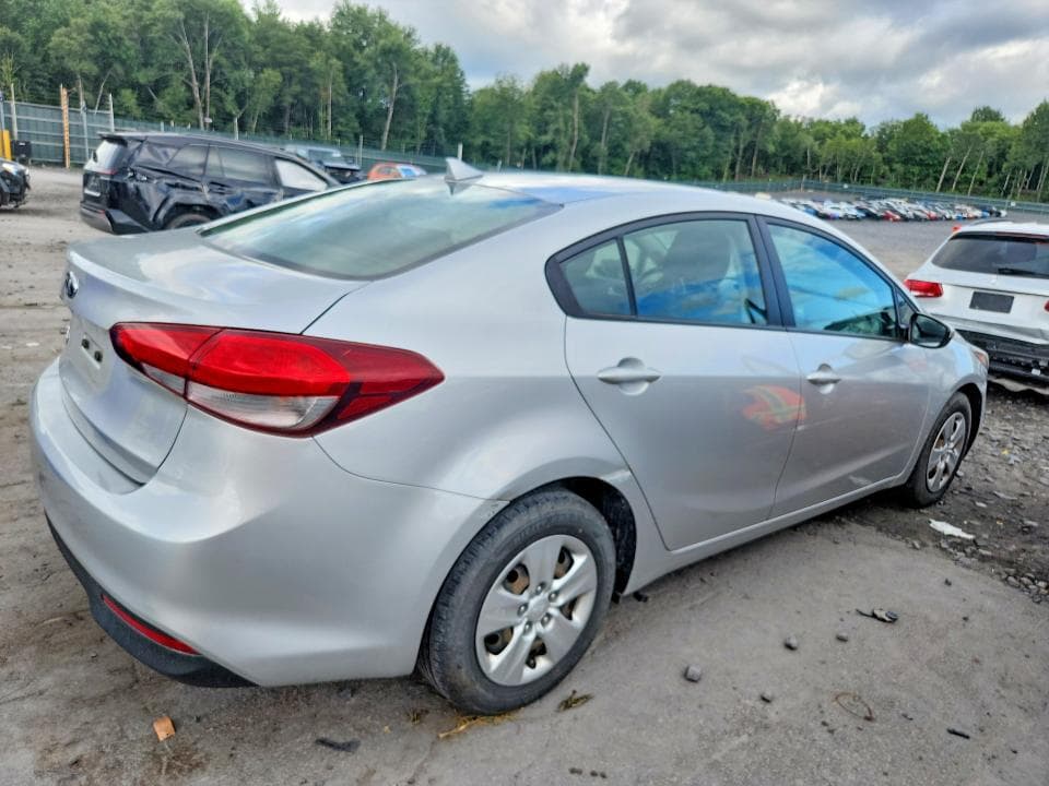 2017 KIA FORTE LX 3
