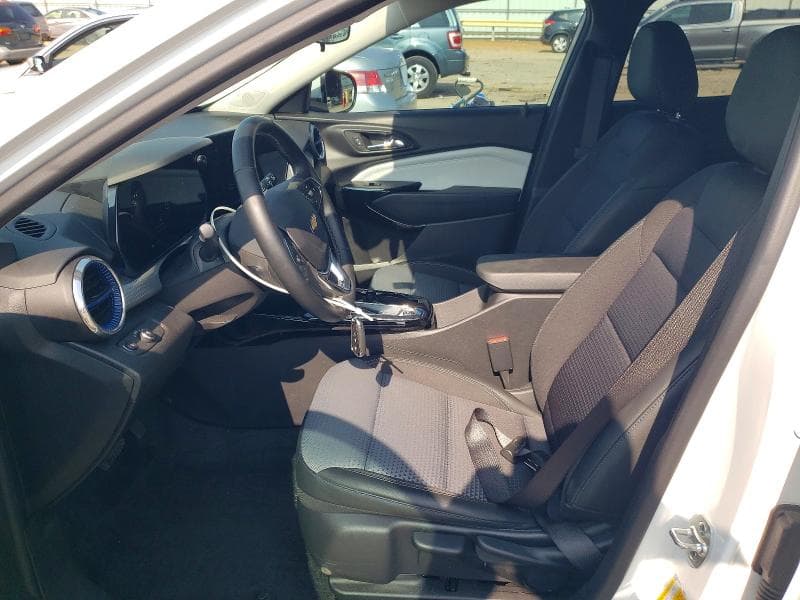 2025 CHEVROLET TRAX 1LT 7