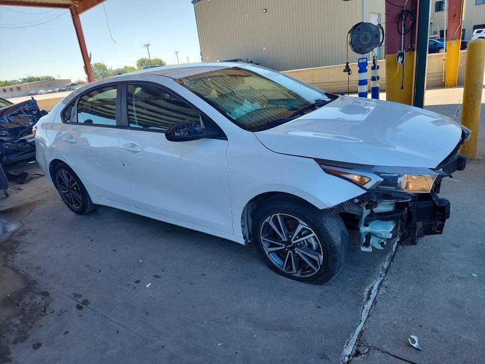 2022 KIA FORTE LXS 4