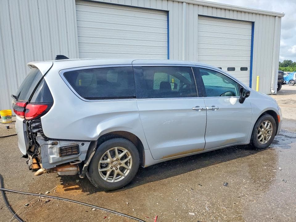 2024 CHRYSLER PACIFICA TOURING L 3