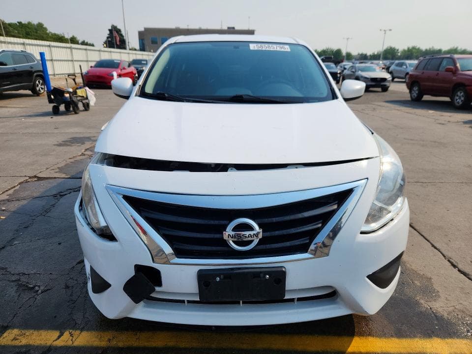 2019 NISSAN VERSA SV 5