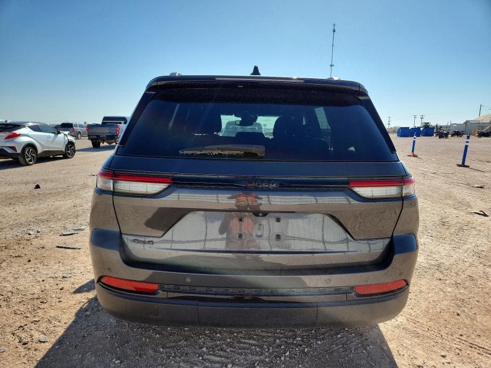 2022 JEEP GRAND CHEROKEE LAREDO 6
