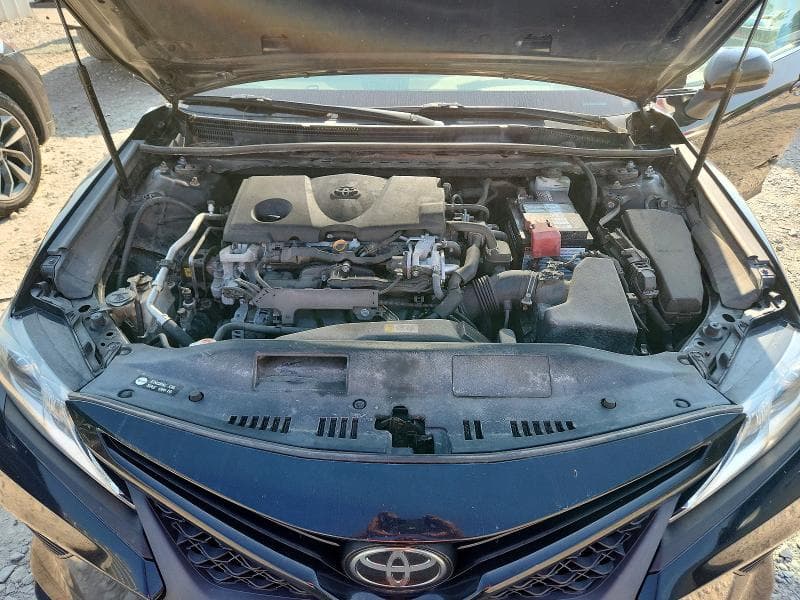 2019 TOYOTA CAMRY SE 11