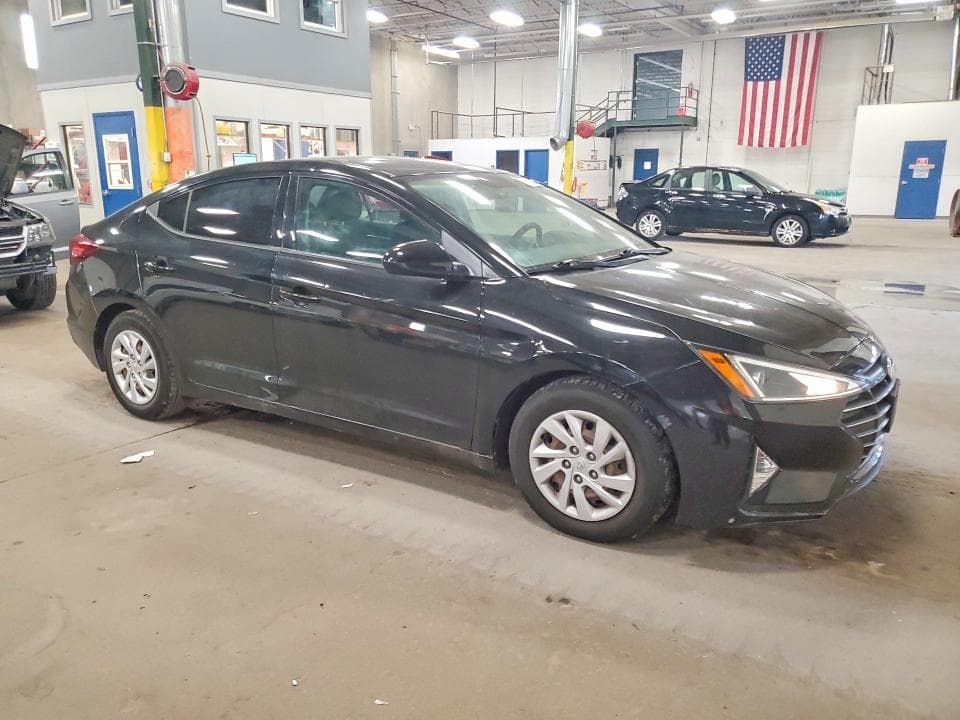 2019 HYUNDAI ELANTRA SE 4