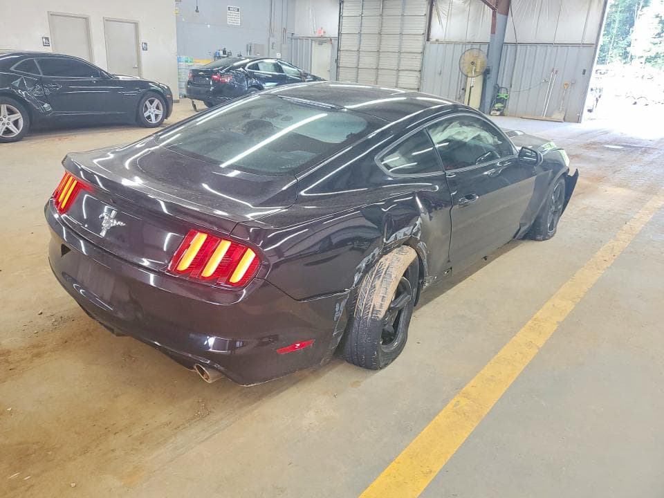 2017 FORD MUSTANG BASE 3