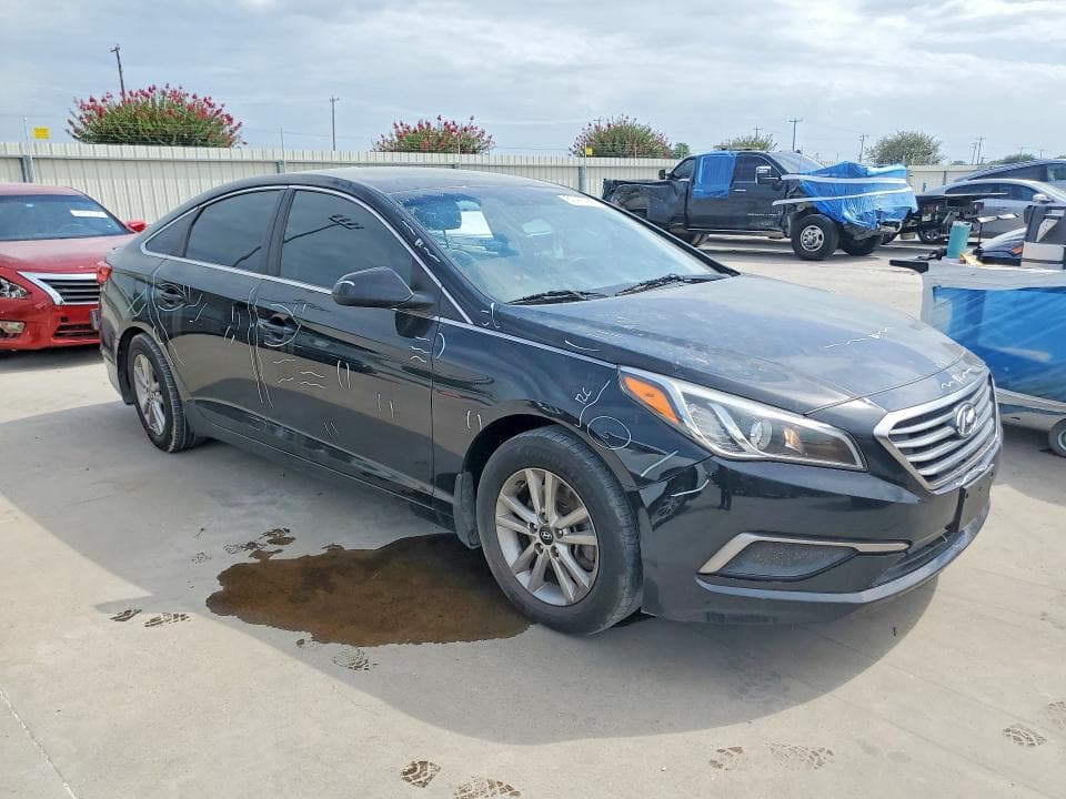 2017 HYUNDAI SONATA SE 4
