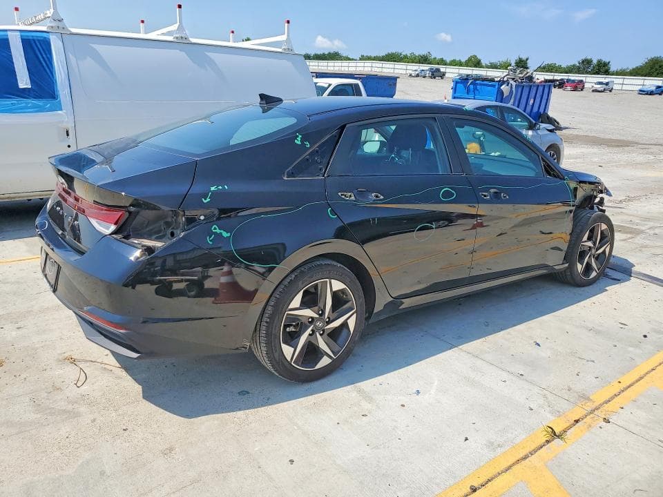 2023 HYUNDAI ELANTRA SEL 3