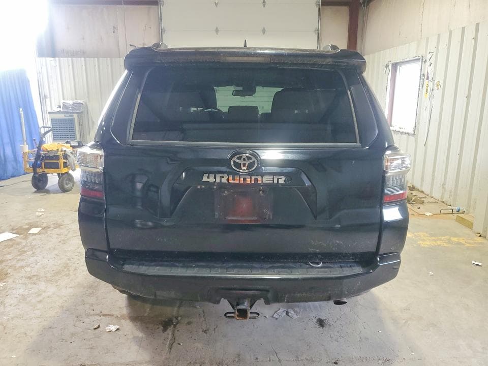 2021 TOYOTA 4RUNNER SR5 6