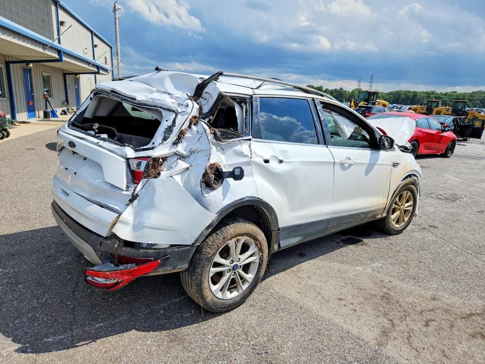 2018 FORD ESCAPE SE 3