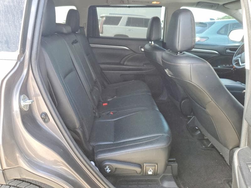 2018 TOYOTA HIGHLANDER LIMITED 11