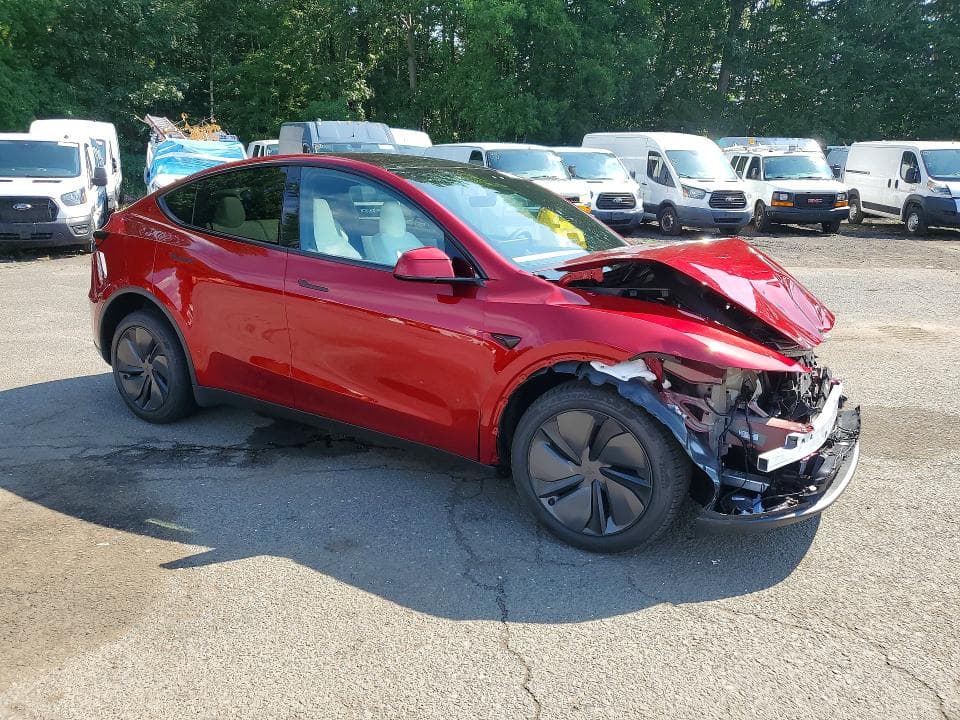 2026 TESLA MODEL Y 4