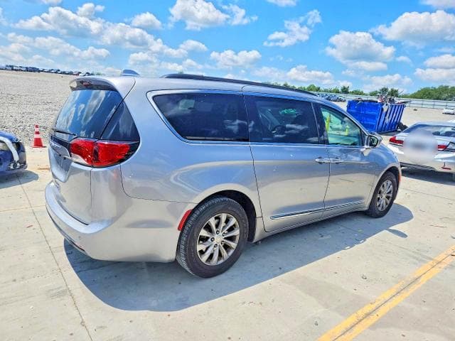 2017 CHRYSLER PACIFICA 3