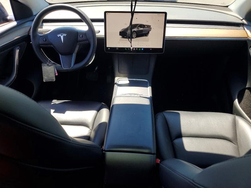 2022 TESLA MODEL Y 8