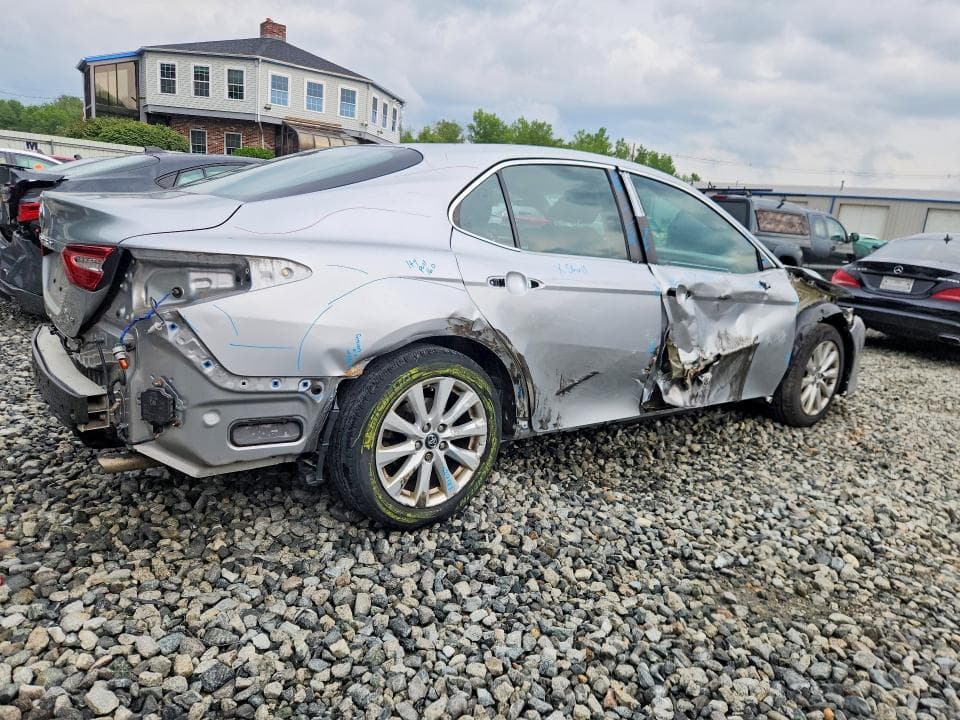 2018 TOYOTA CAMRY LE 3