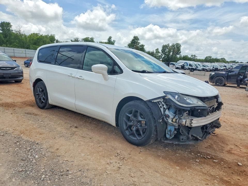 2019 CHRYSLER PACIFICA TOURING PLUS 4