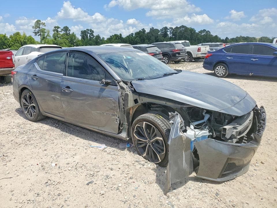 2024 NISSAN ALTIMA SR 4