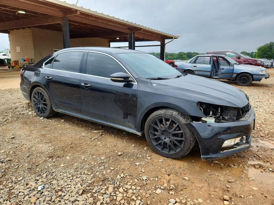 2018 VOLKSWAGEN PASSAT SE 4