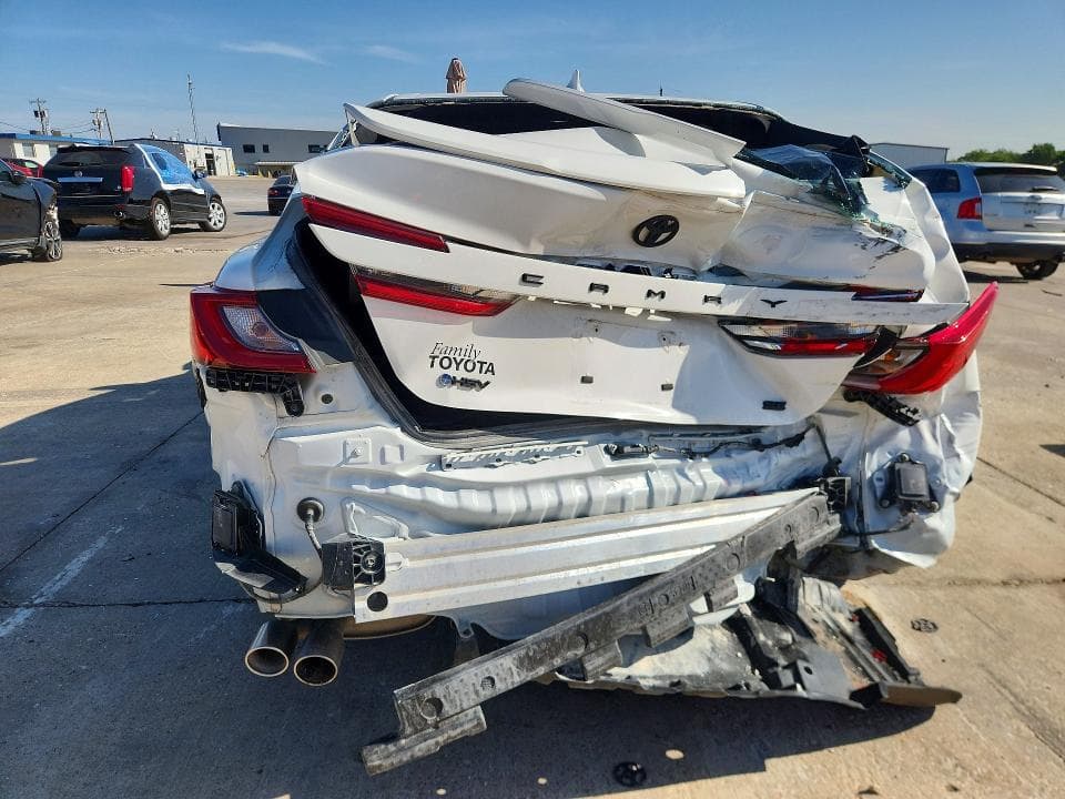 2025 TOYOTA CAMRY SE 6