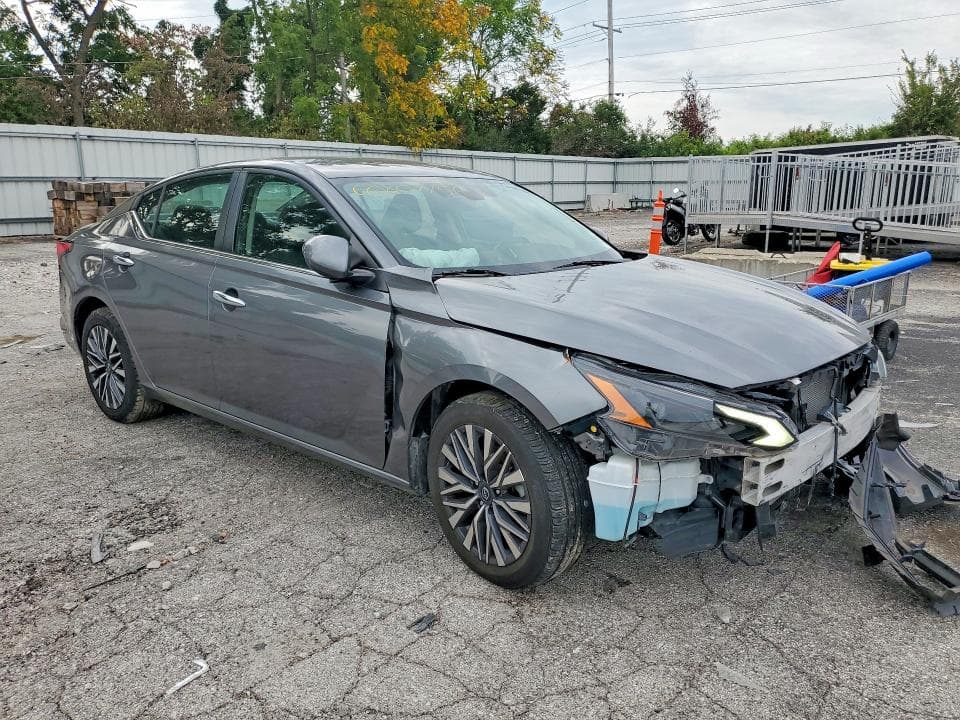 2023 NISSAN ALTIMA SV 4