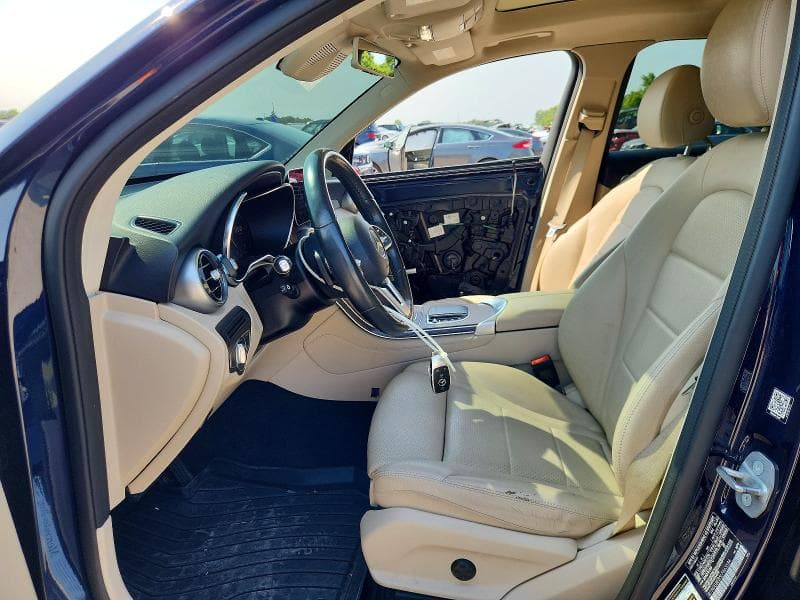 2020 MERCEDES-BENZ GLC 300 4MATIC 7
