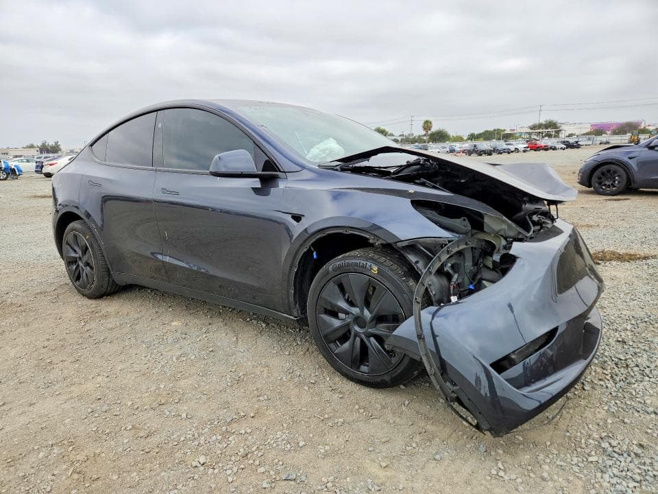 2024 TESLA MODEL Y 4