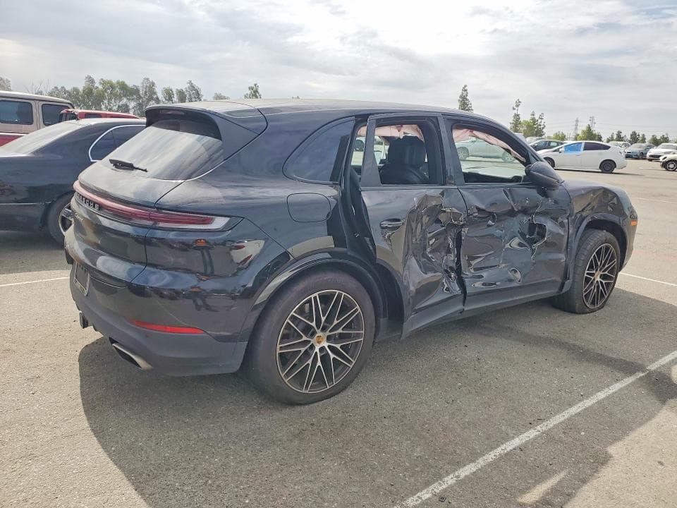 2024 PORSCHE CAYENNE 3